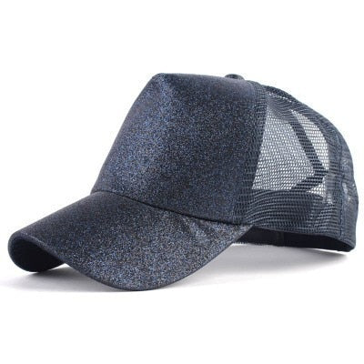 Mørkegrønn kvinner baseballcaps med hårtoppåpning, robust og praktisk.