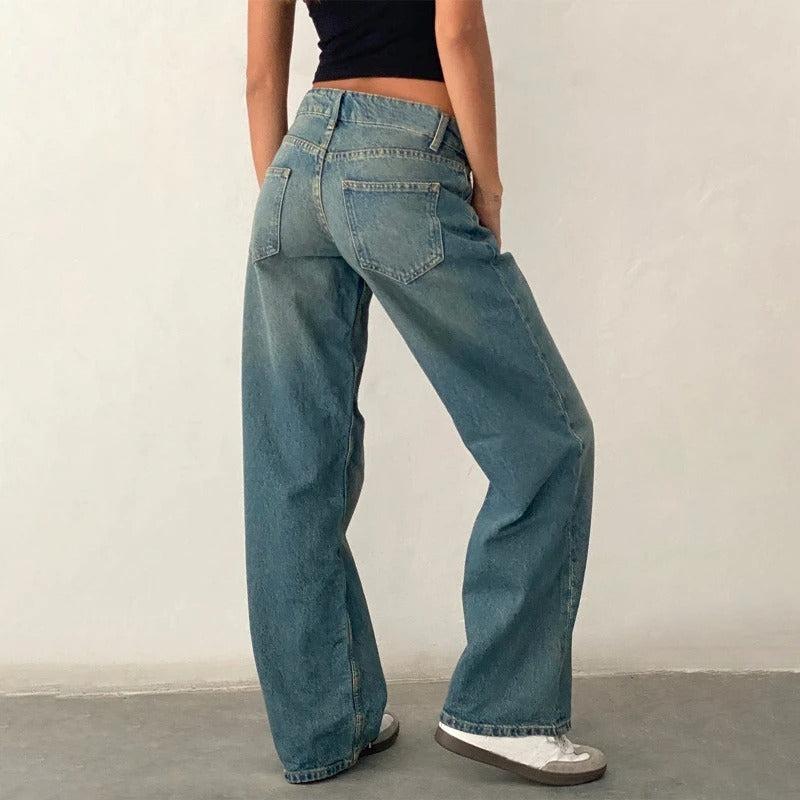 Stilige baggy jeans til kvinner med lav midje og vide ben. Avslappet passform i robust denim.