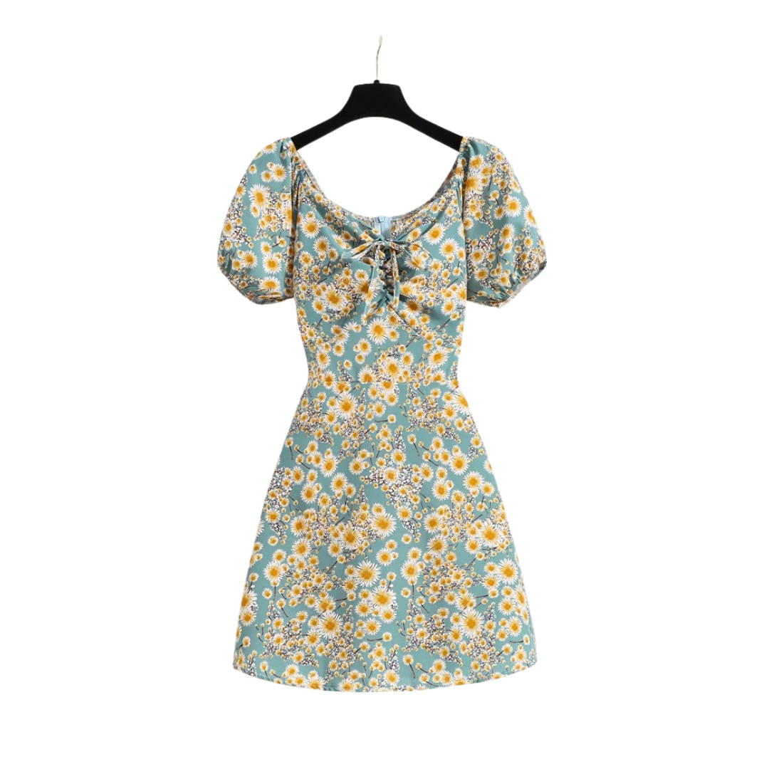 Svart blomstret minikjole for kvinner. Kjole med trendy puffermer, ideell for sommerfest.