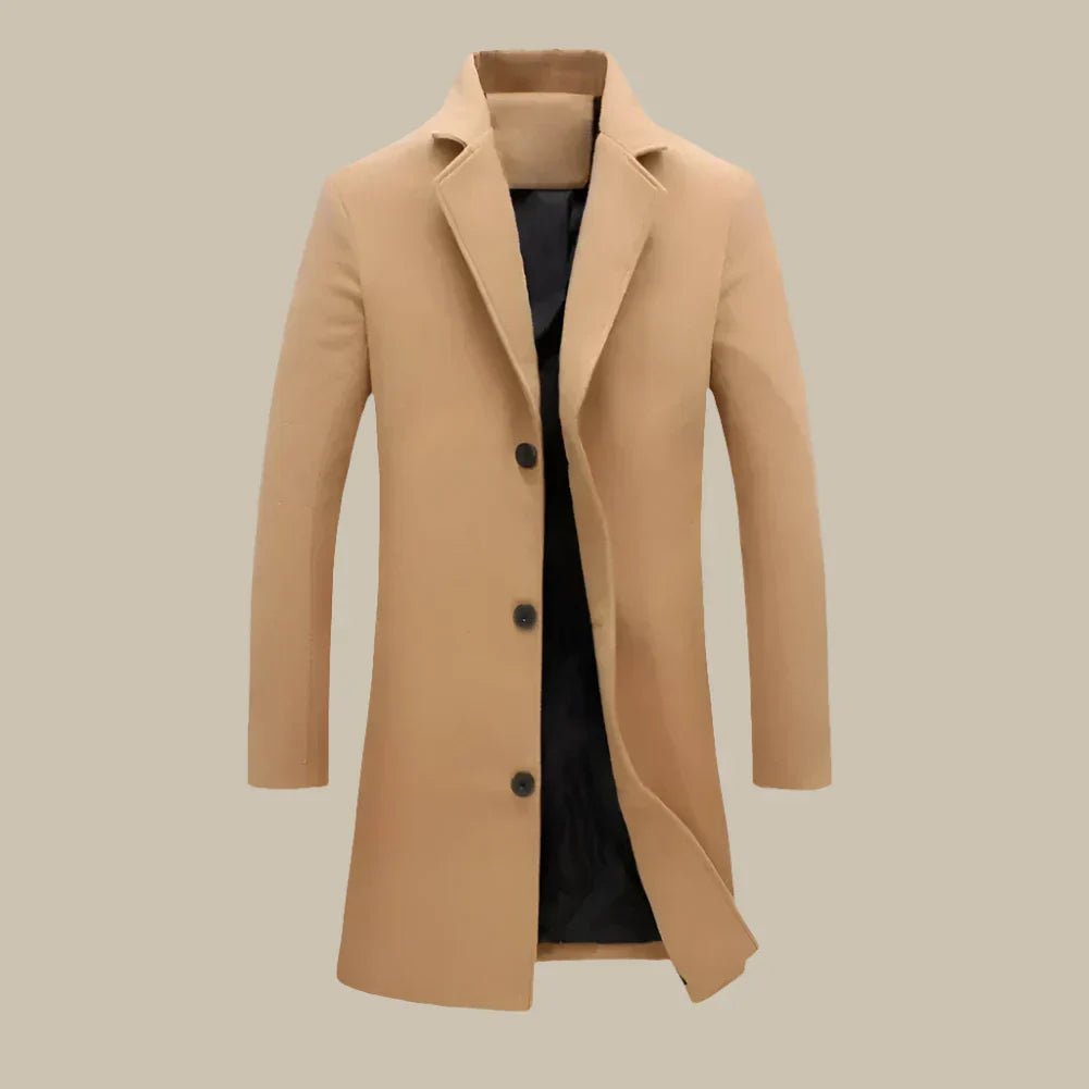 Komfortabel lang herre vinterjakke. Klassisk yttertøy for en varm og elegant stil på kalde dager.