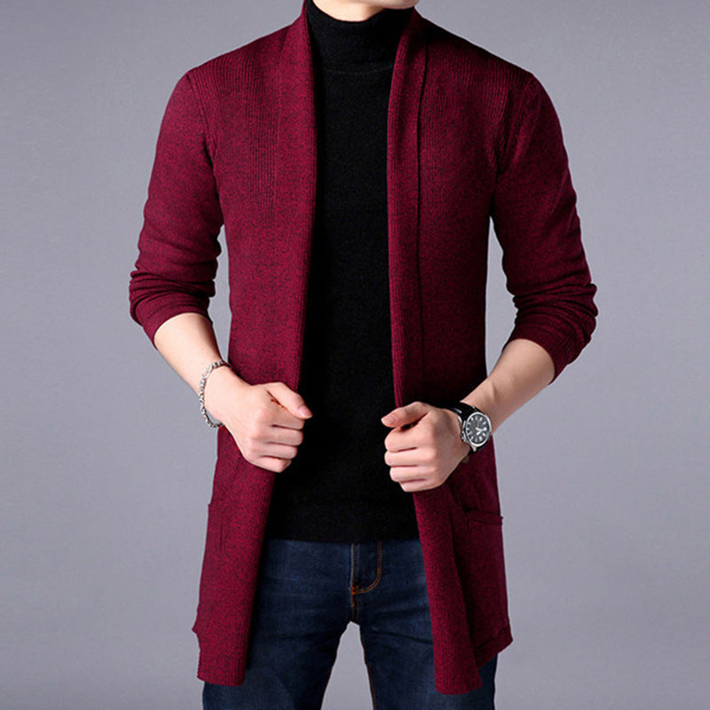 Behagelig lang herre cardigan i mykt materiale, perfekt for en avslappet smart casual look. Varmt plagg.