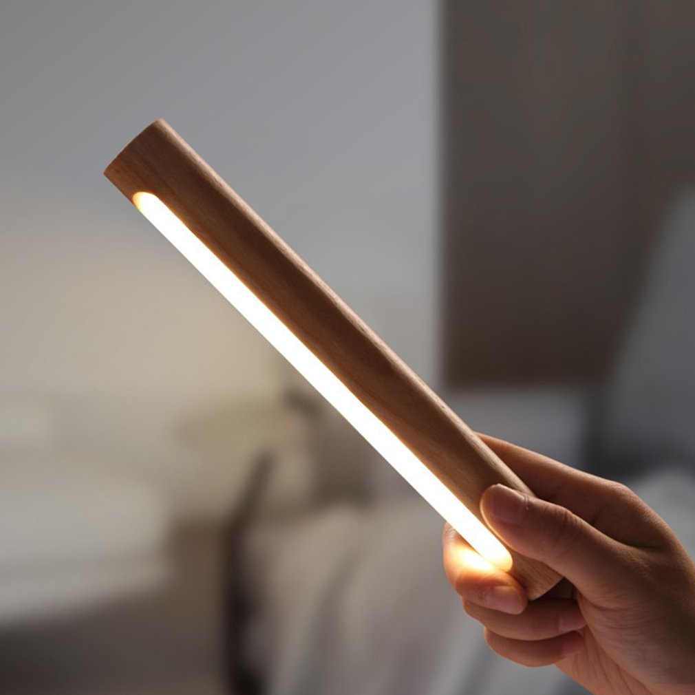 Magnetisk LED vegglampe i tre for optimal lysjustering, trådløs belysning for interiør
