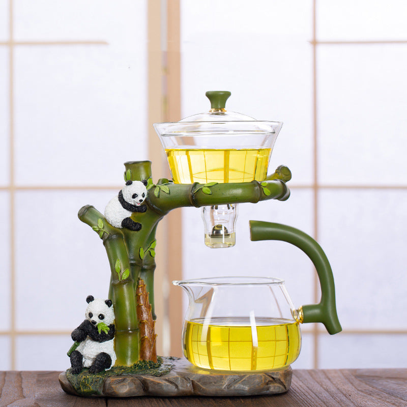 Komplett te-sett med lekent panda-design, laget av høykvalitets borosilikatglass. Til din te-stund.