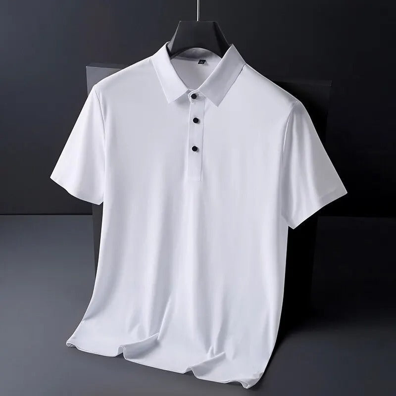 Myk og lett herre sommerpoloskjorte, perfekt for varme dager. Komfortable fritidsklær for moderne menn.