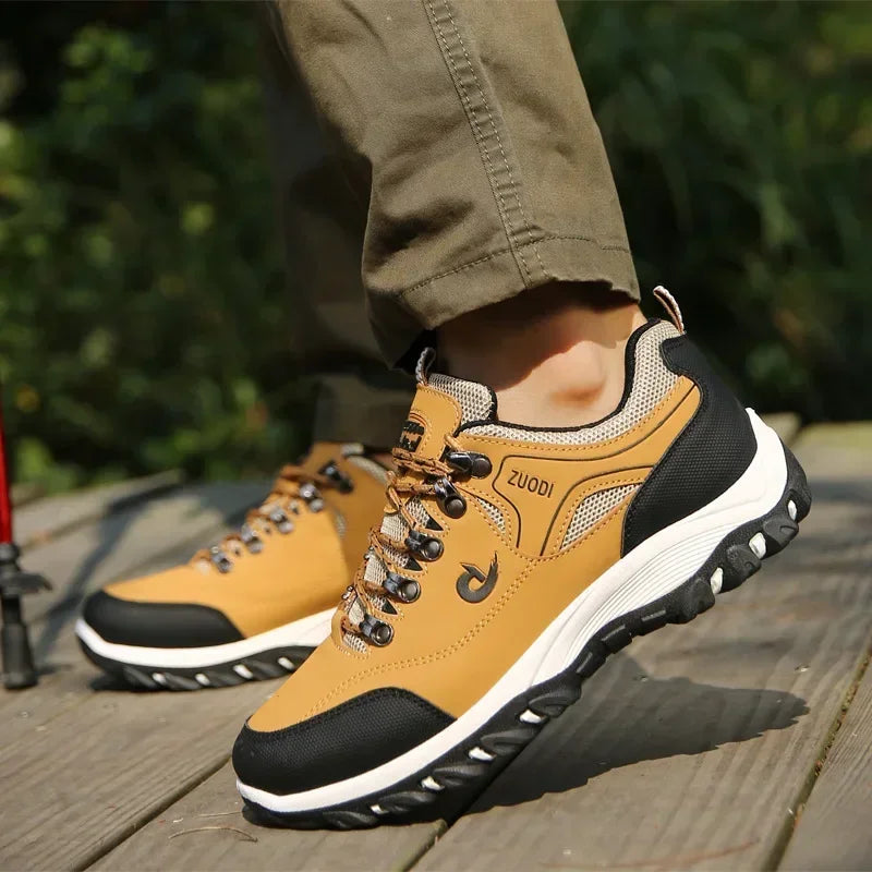 Allsidige lette herresko, plattform sneakers for utendørsaktiviteter. Komfortable og stilige reisesko.
