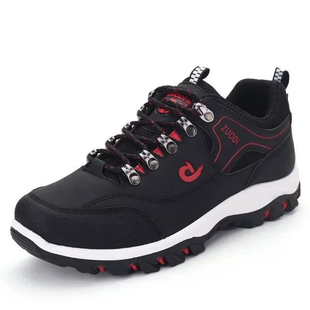 Sidelinje av moderne plattform sneakers for menn. Lette og stilige fritidssko perfekte for utendørs bruk.