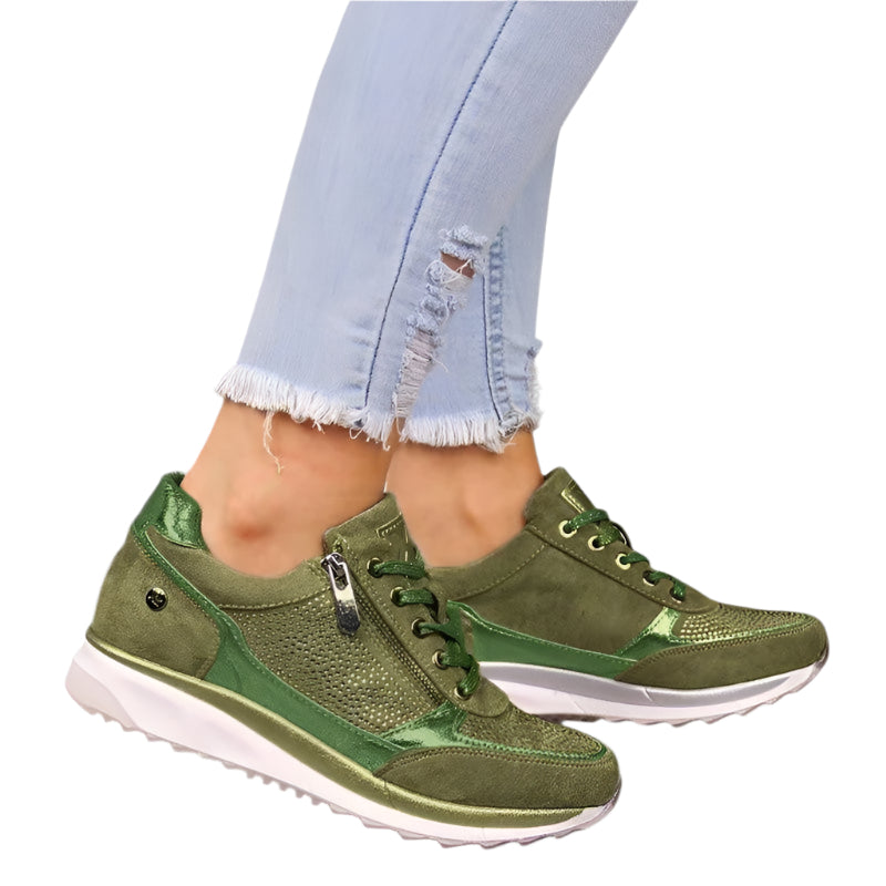 Lette og komfortable damesneakers med borrelås. Ideelle fritidssko for vår/sommer med sklisikker såle.
