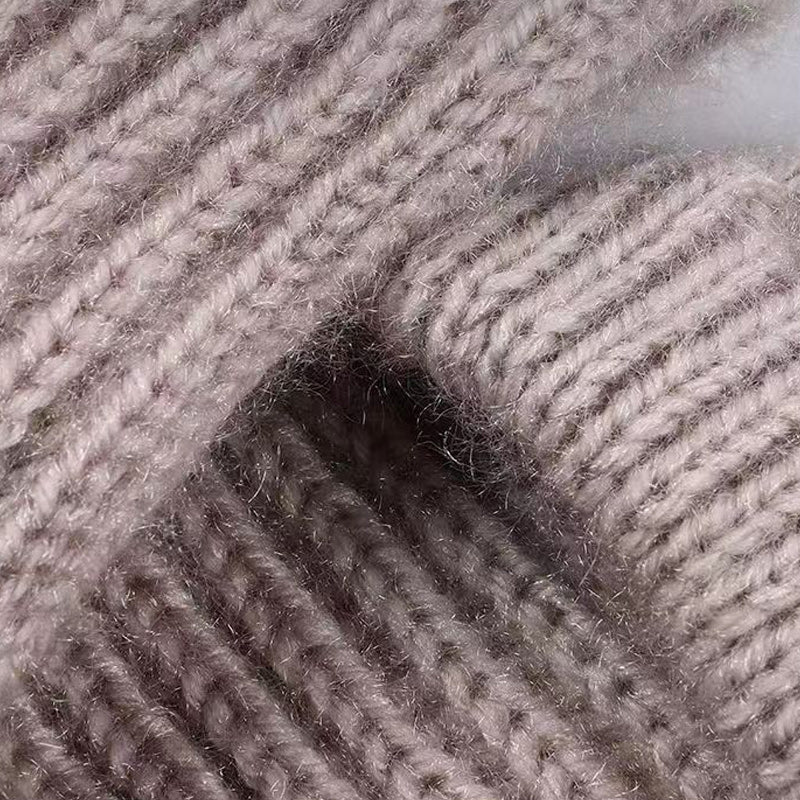 "Lue og skjerf i ett, varm strikket design med myk fuskepelsfleece, for ultimat vinterkomfort og stil."