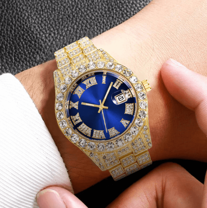 Ny generasjon iced out herreklokke med romertall. Luksusarmbåndsur og perfekt gave til menn.