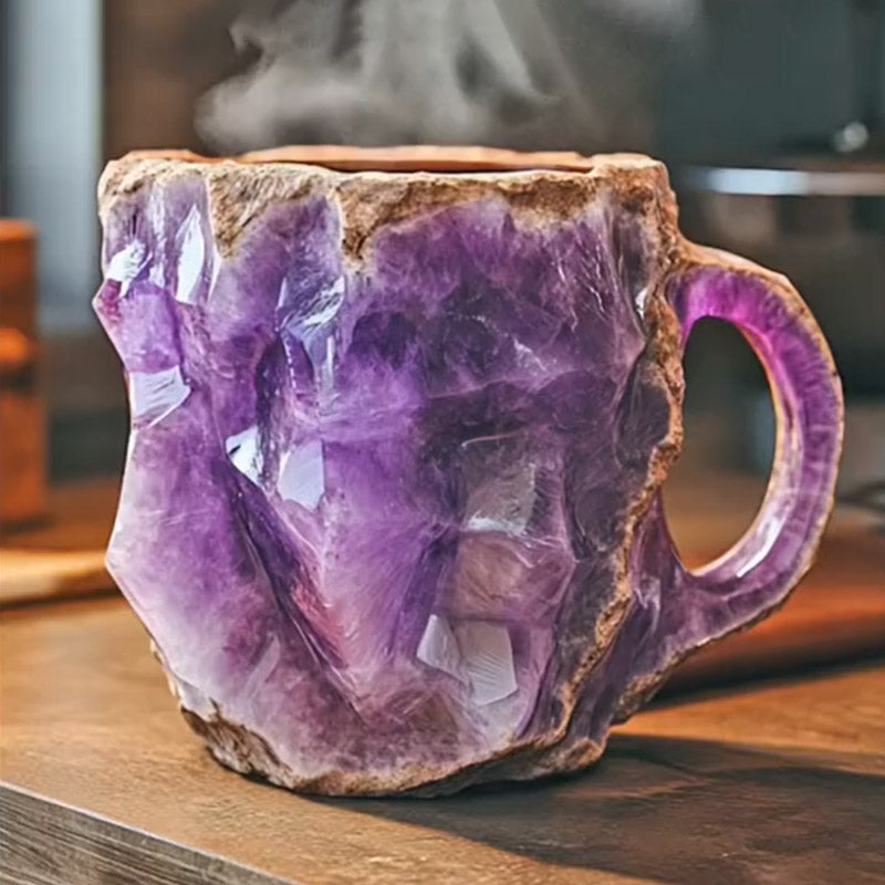 Stilren designkopp i krystall, en fargerik og moderne kaffekopp for luksuriøs kaffeopplevelse.