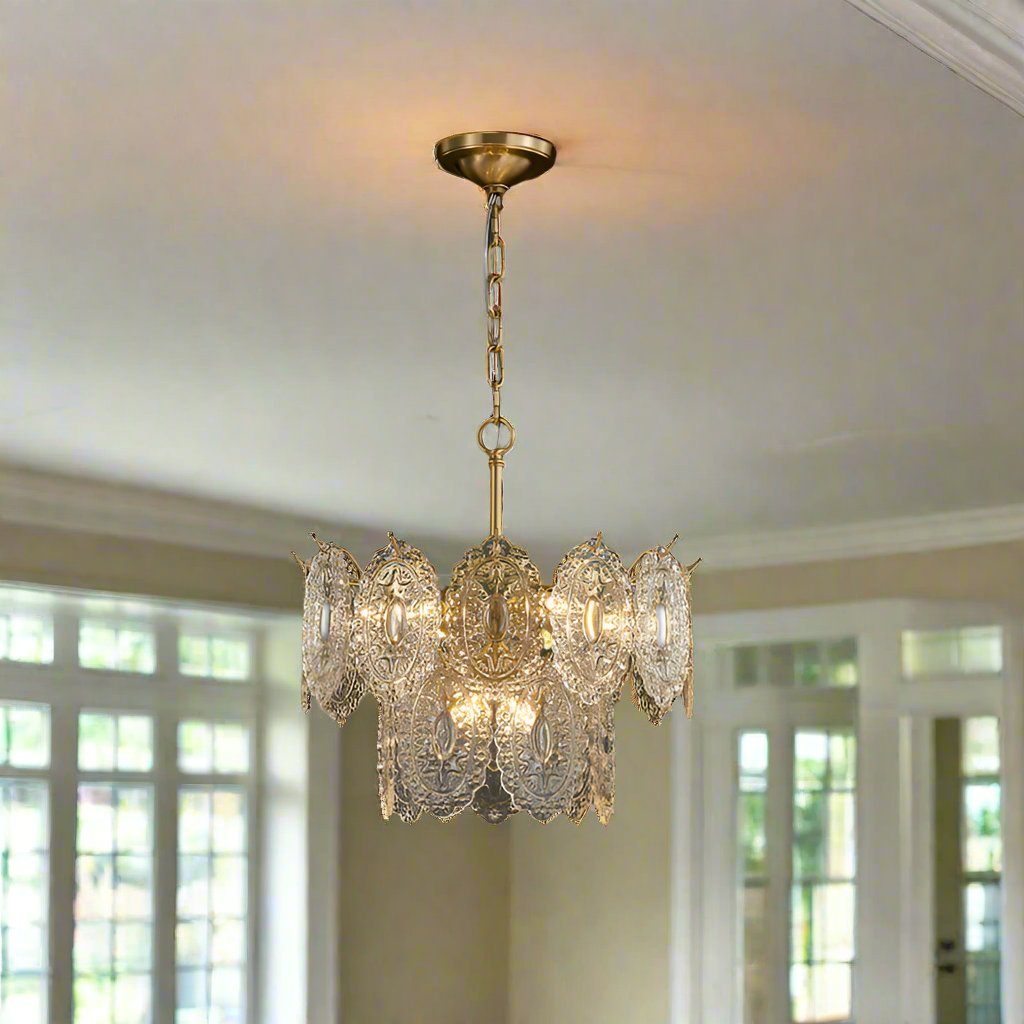 "Luksuriøs lysekrone med krystallpanel, gullfinish, 5/7 lyskilder, elegant design for stue eller spisestue."