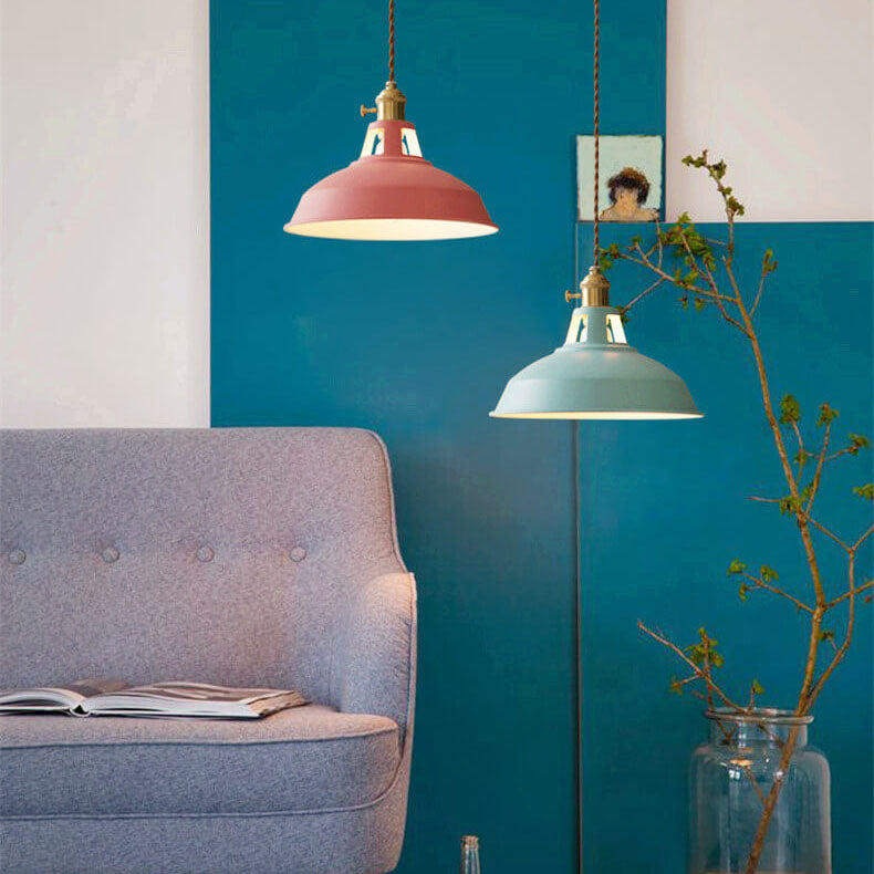 "Luksuriøs nordisk pendellampe i blå med industrielt design og minimalistisk stil, justerbar lengde for moderne hjem."