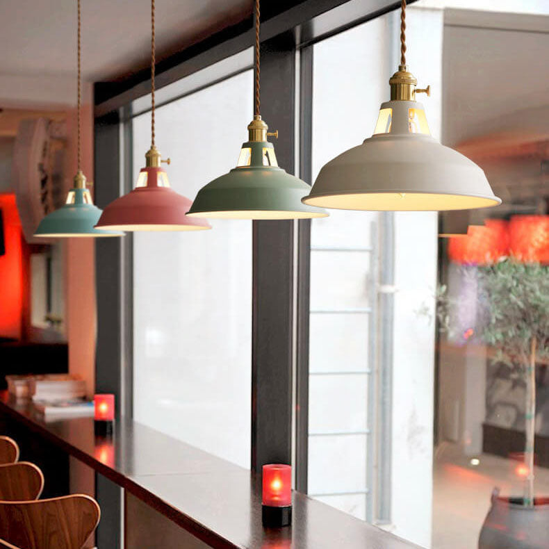 "Luksuriøs nordisk pendellampe i blå med industrielt design og minimalistisk stil, justerbar lengde for moderne hjem."
