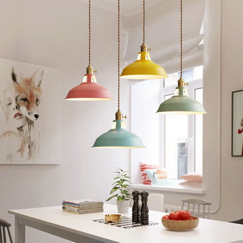 "Luksuriøs nordisk pendellampe i blå med industrielt design og minimalistisk stil, justerbar lengde for moderne hjem."