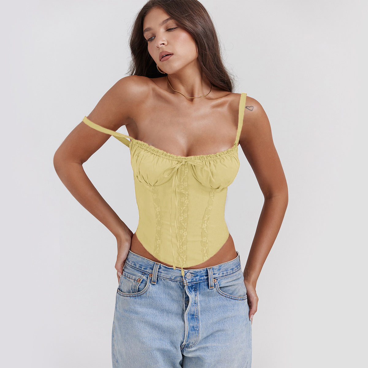 "Luksuriøs sateng dame camisole topp med blonder, justerbare spaghettistropper, elegant og komfortabel stil."