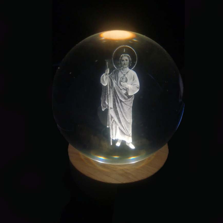 Sjarmerende månekrystallkule med LED, ideell som bordlampe og dekorasjon.