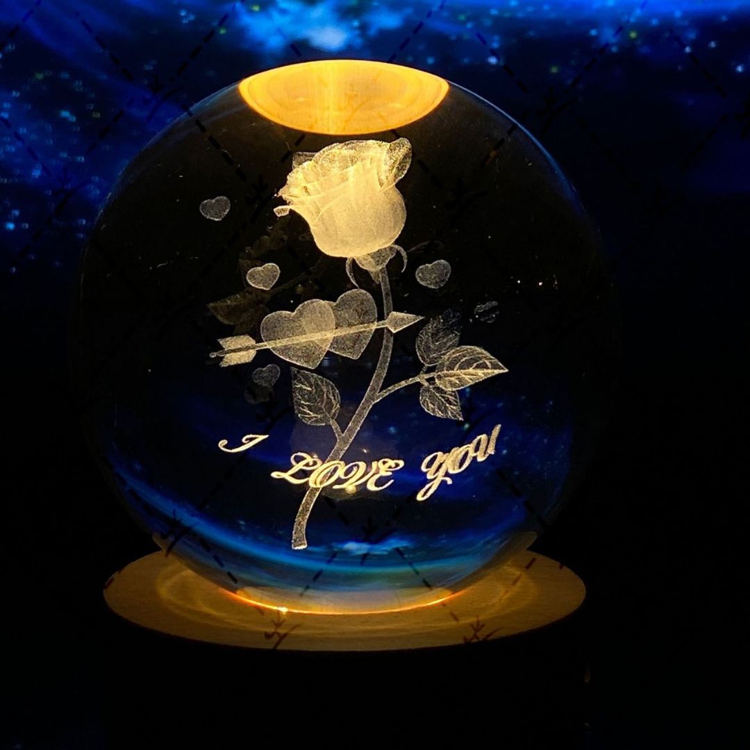 USB-lampe: Månekrystallkule med LED-belysning, praktisk og pen.