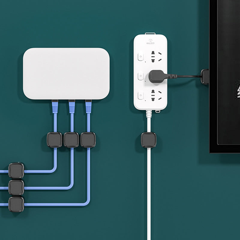 "Magnetisk ledningsholder som organiserer kabler effektivt, med stilren design og sikker lås for tekniske enheter."