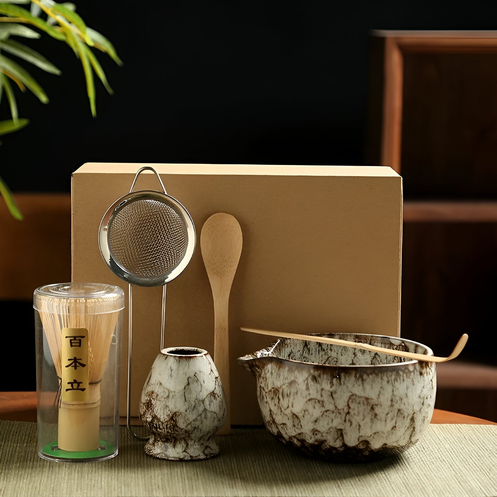 "Matcha Keramikksett - 6 deler - tradisjonell te-seremoni - inkluderer matcha-bolle, visp, scoop og sil, estetisk design."