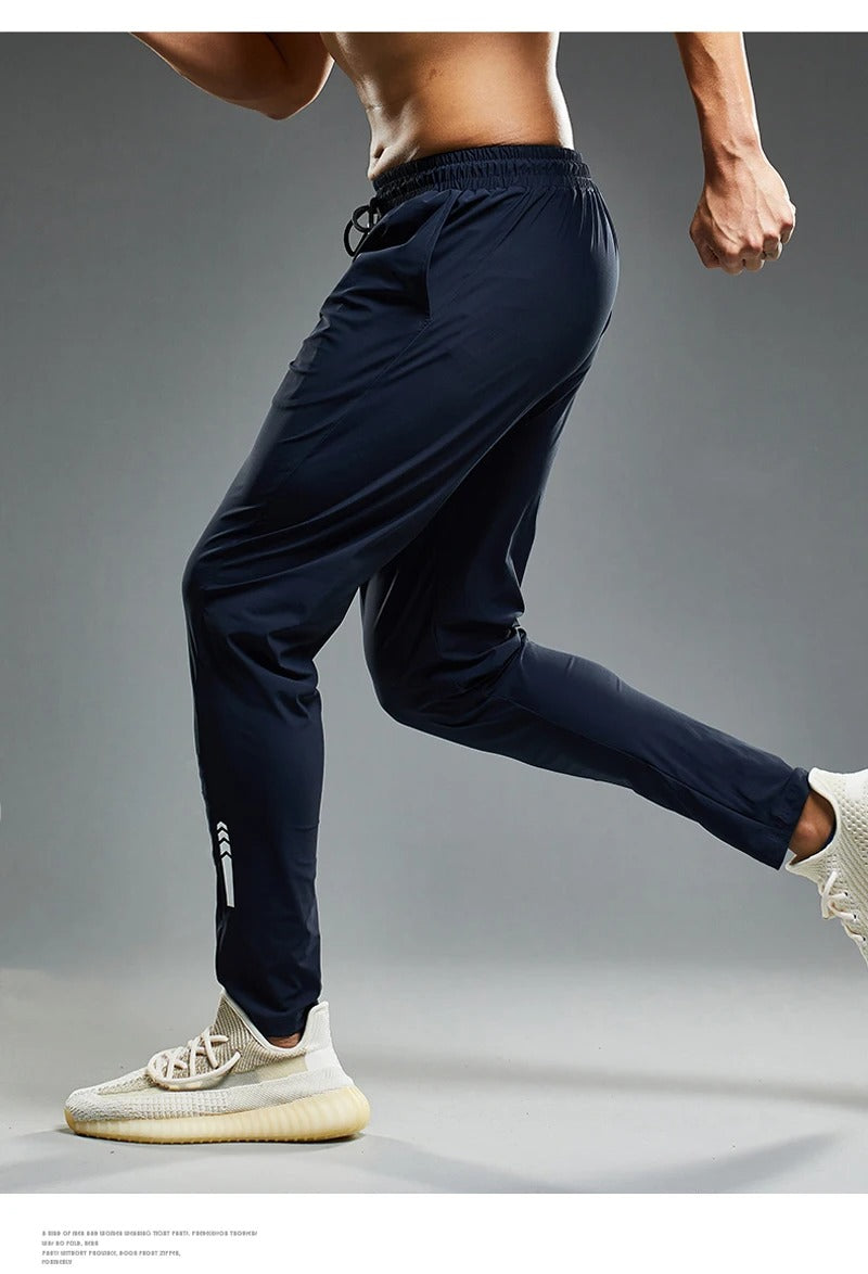 Elastisk joggebukse for menn, gir suveren komfort og frihet til å bevege seg.