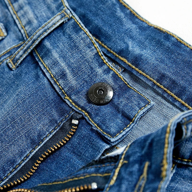 Grå klassiske menns shorts, en allsidig base for sommergarderoben. Komfortable for fritid og hverdagsbruk.