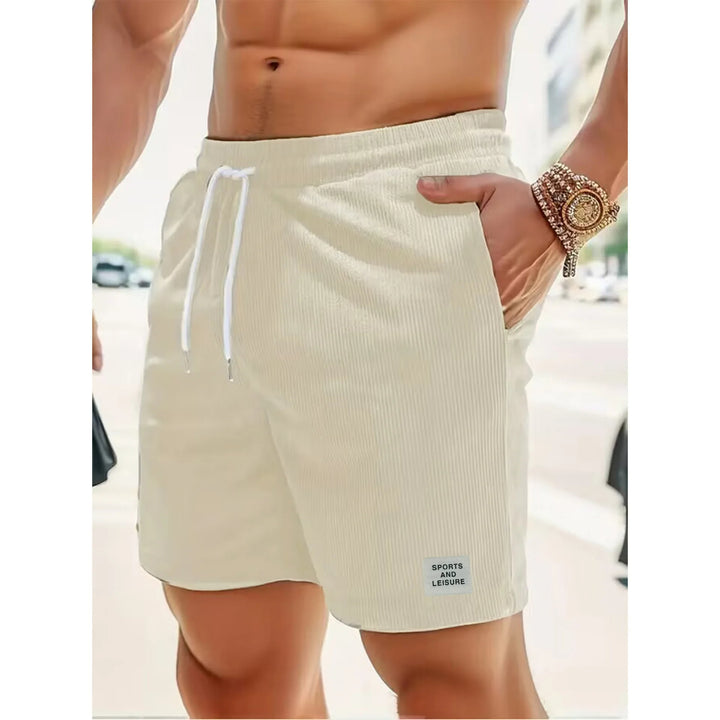 Bakside av menns kordfløyels shorts som viser praktiske lommer. Komfortable og funksjonelle fritidsshorts.