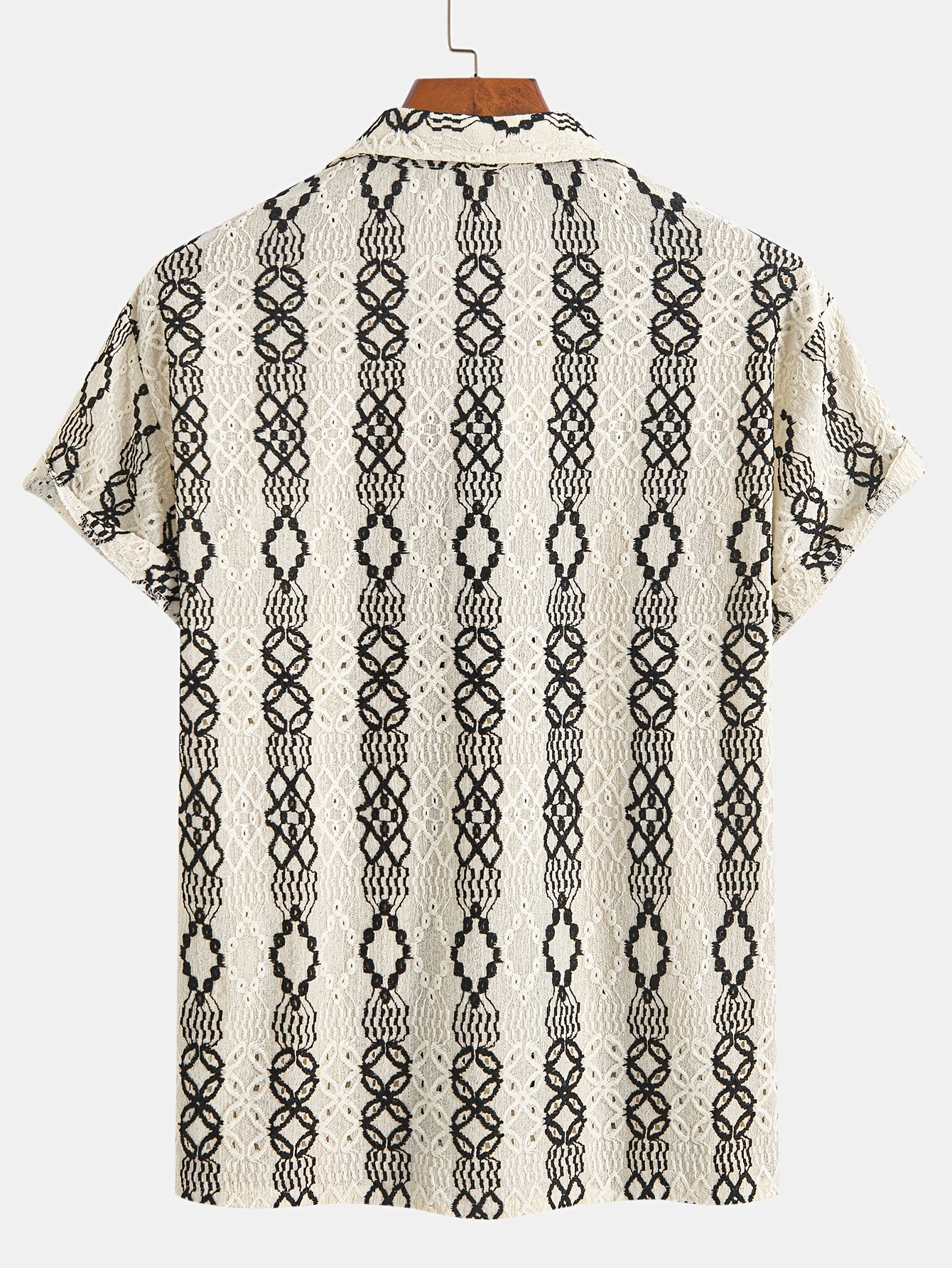 Lett og mønstret herreskjorte for sommer, kortermet. Allsidig fritidsskjorte for strand og fest.