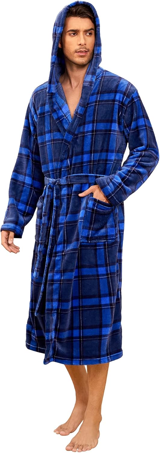 Myk og varm herre morgenkåpe i lang fleece; perfekt for kalde vinterkvelder.
