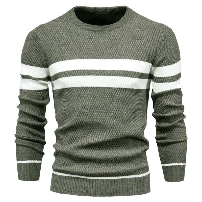 Stilfull herregenser med unikt patchwork-design, rund hals, perfekt for casual mote.