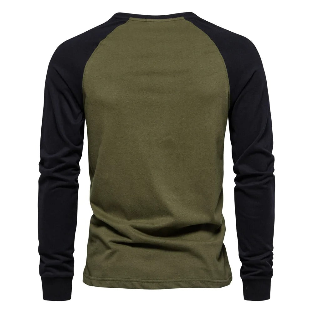 Herre langermet topp: Patchwork t-skjorte med unik stil, uformell og moderne.