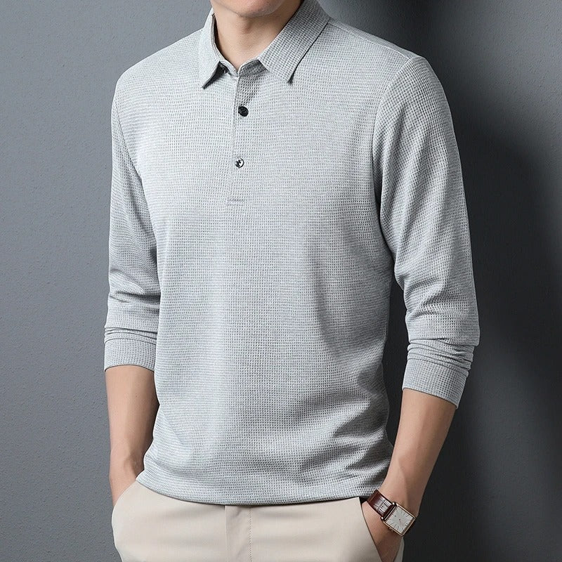 Essensiell langermet poloskjorte for menns business casual og smart casual antrekk. Høy stilfaktor.