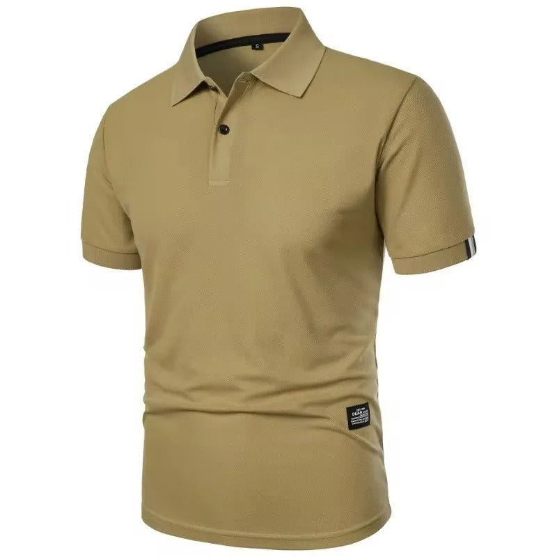 Myk og lett poloskjorte for menn, kortermet, i ensfarget design. Perfekt casual skjorte for sommerbruk.