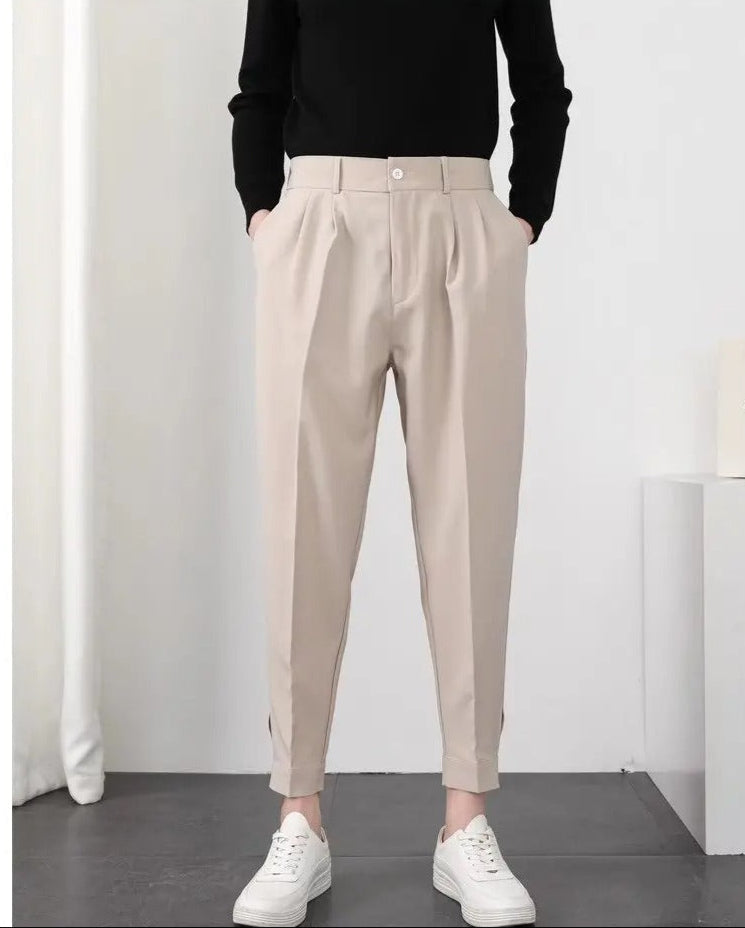 Komfortable menns hverdagsklær: plisserte tapered bukser i blazer-stil for avslappet eleganse.
