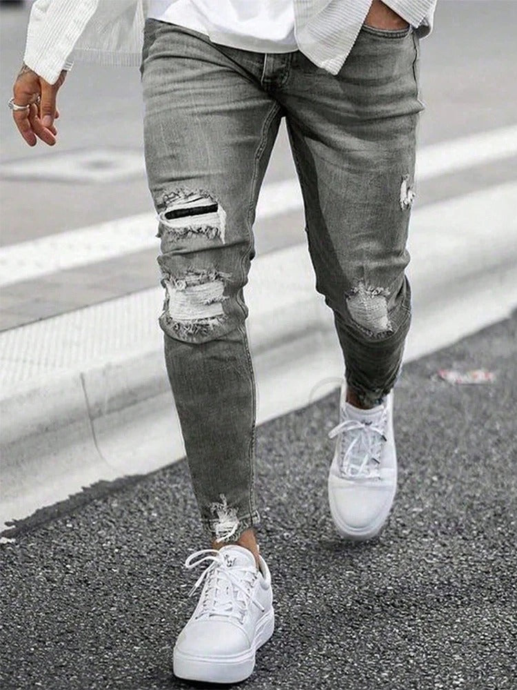 Trendy menns rippede skinny jeans med komfortabel passform for en kul street style-look.