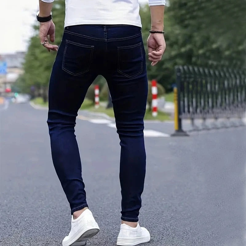 Casual herreantrekk med menns skinny jeans, kombinerer stil og stretchkomfort for motebevisste.
