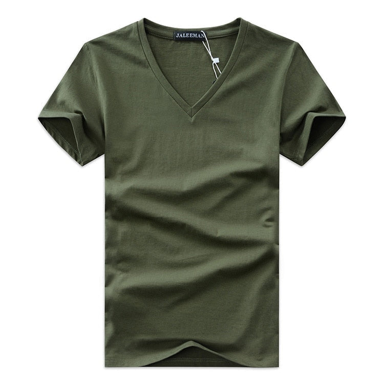 Enkel og stilren menns T-skjorte, slim fit V-hals design, et must for herrer.
