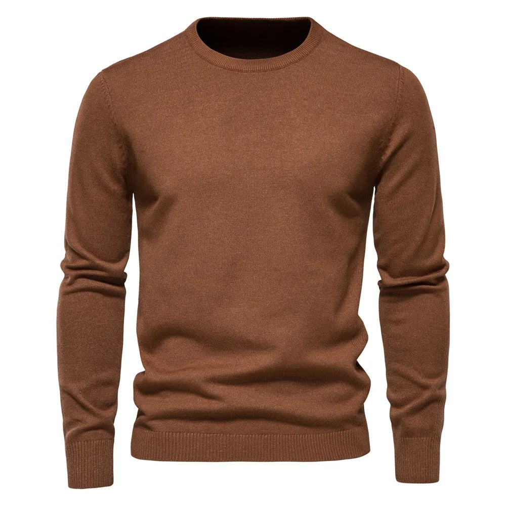 Allsidig slimfit pullover for menn, ensfarget O-hals genser som er både varm og elegant.
