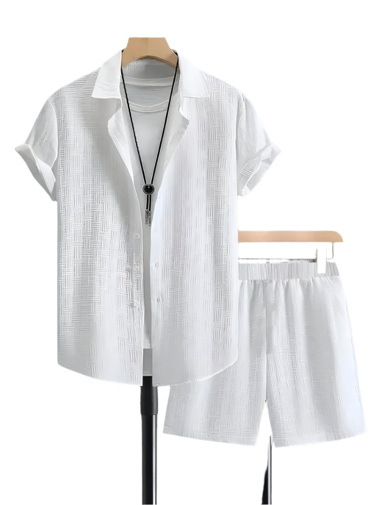 Menns teksturert todelt sett for sommer. Komfortabel skjorte og shorts for fritid.
