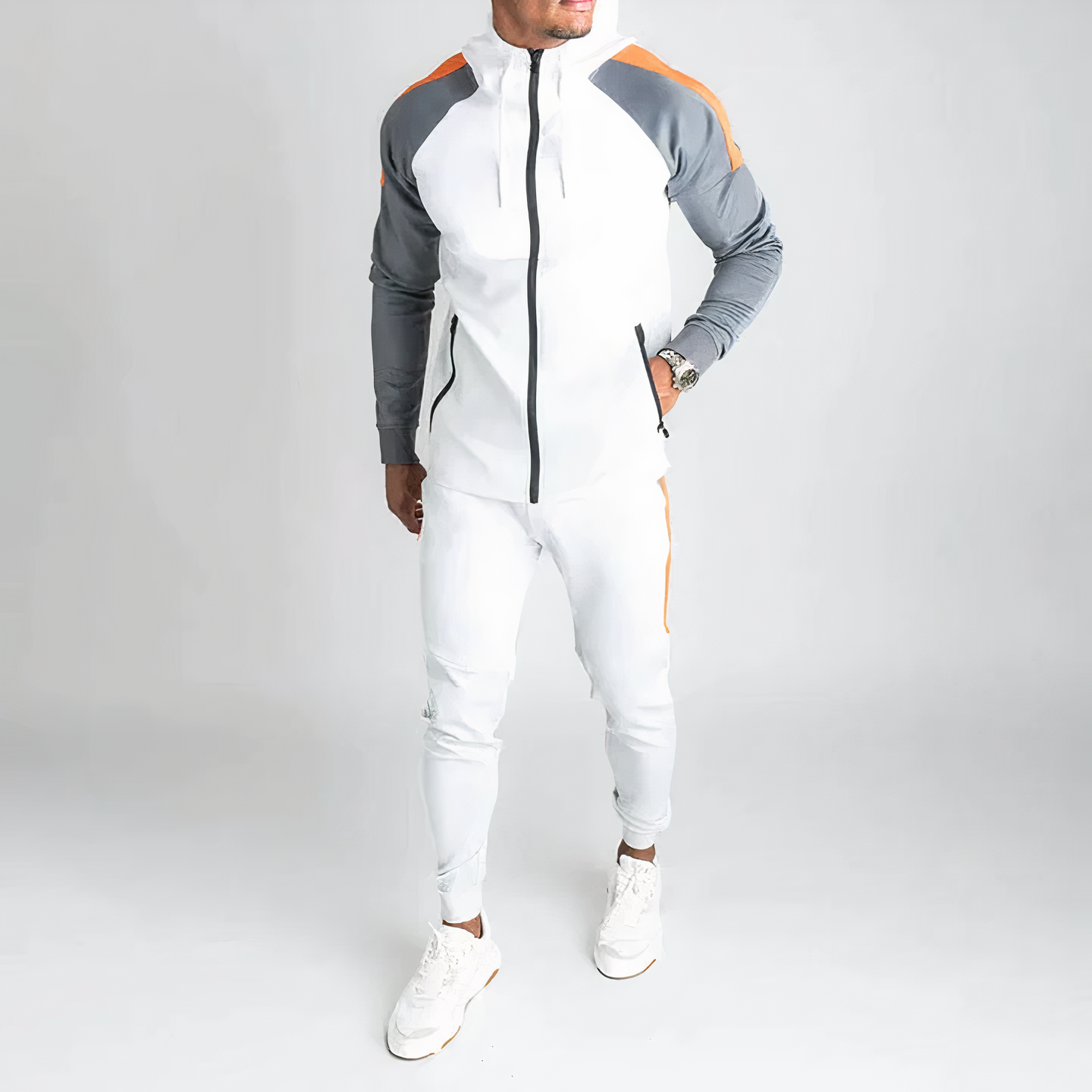 Menns treningsdress i tidløs design, perfekt for sporty stil og hverdags komfort. Mykt og pustende aktivtøy.