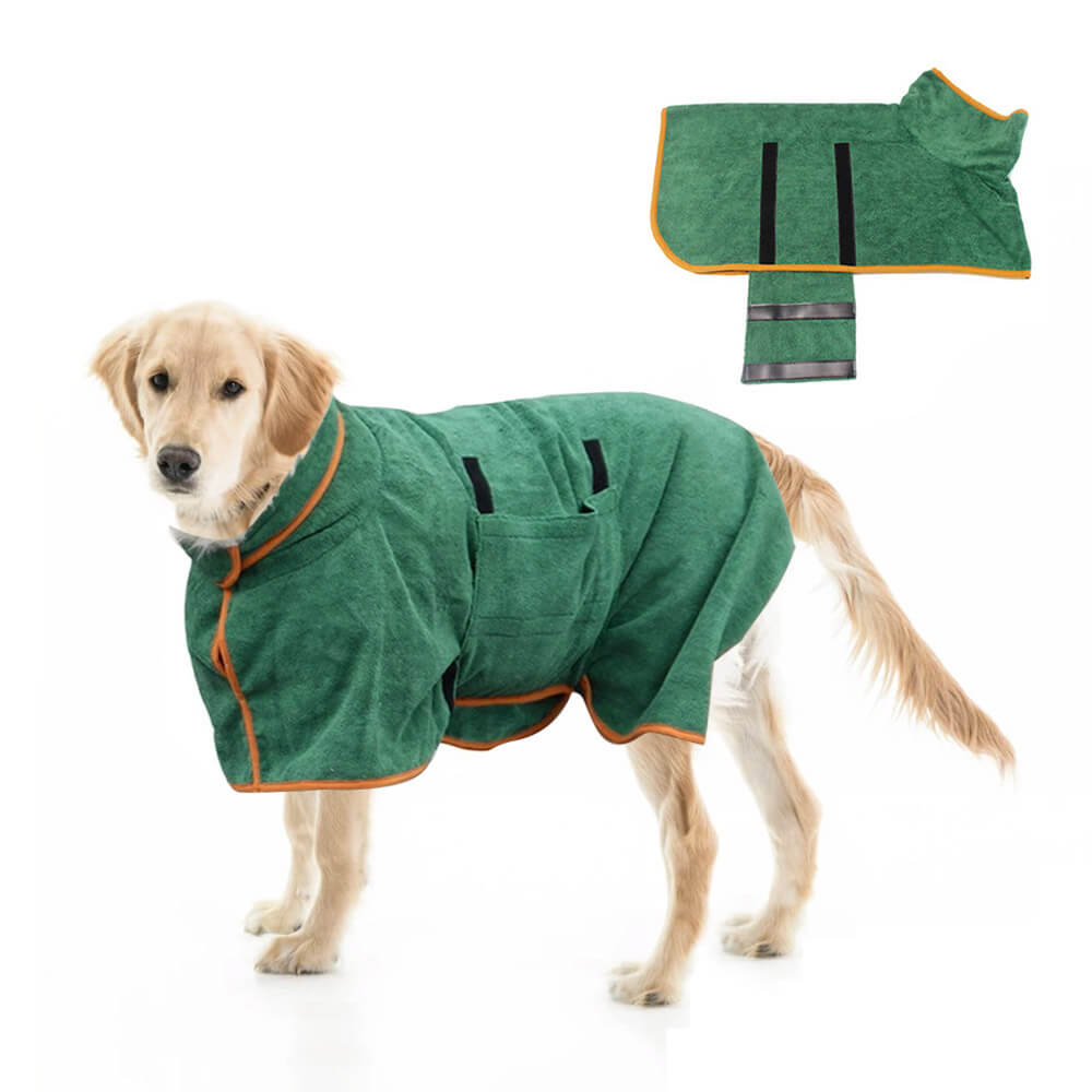 Mikrofiber hundebadekåpe som tørker og varmer hunden effektivt etter bad eller regnværstur.