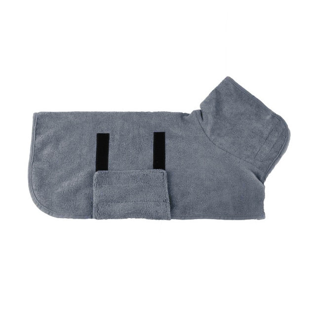 Varmende og tørkende hundebadekåpe i mikrofiber; ideell for å holde hunden komfortabel.
