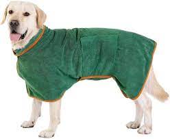Hurtigtørkende hundebadekåpe i myk mikrofiber; perfekt for rask hundepleie og komfort.