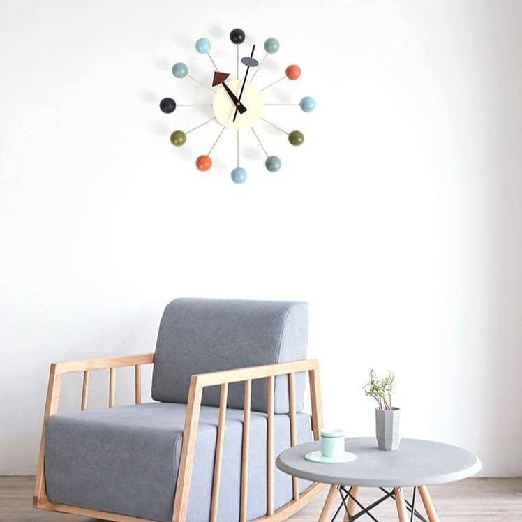 Elegant minimalistisk 3D veggklokke, stor og tydelig, ideell som gaveide til det moderne hjemmet.