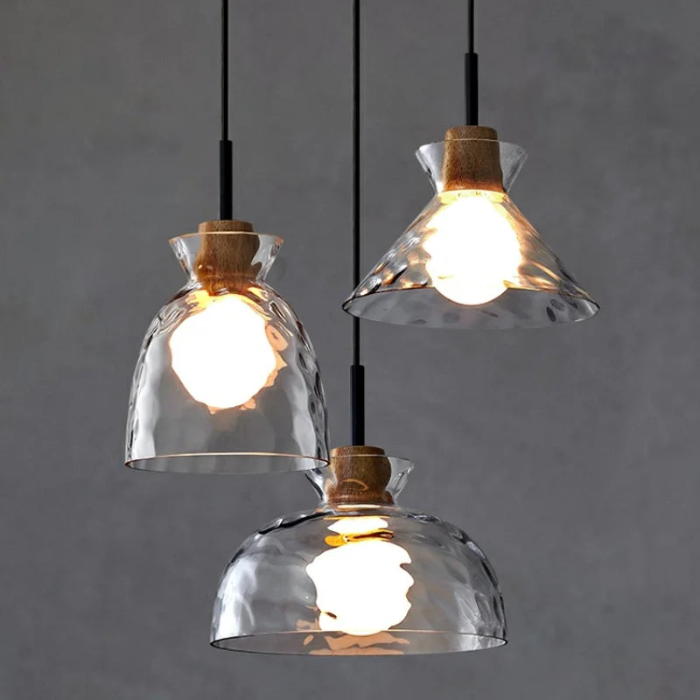 "Minimalistisk Art Ripple glasspendellampe med japansk design og treoppheng, perfekt for moderne interiør."