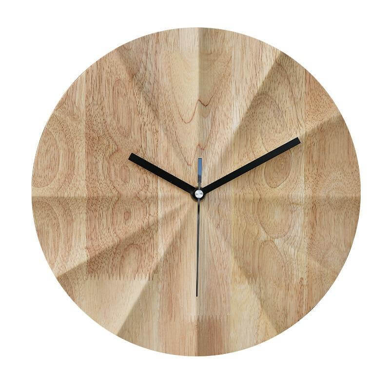 Minimalistisk beige veggklokke med stilrent design. Perfekt for moderne hjem og kontorinnredning.