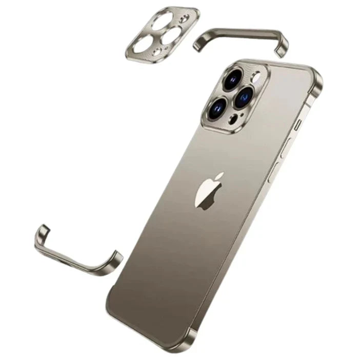 Et slankt, transparent iPhone deksel på en iPhone, viser telefonens design under, minimalistisk og beskyttende.