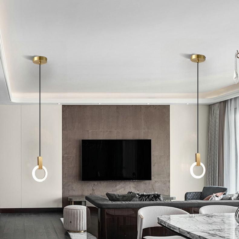 "Minimalistisk LED-pendellampe i sirkulær design, gir varm belysning med nordisk eleganse, ideell for moderne rom."