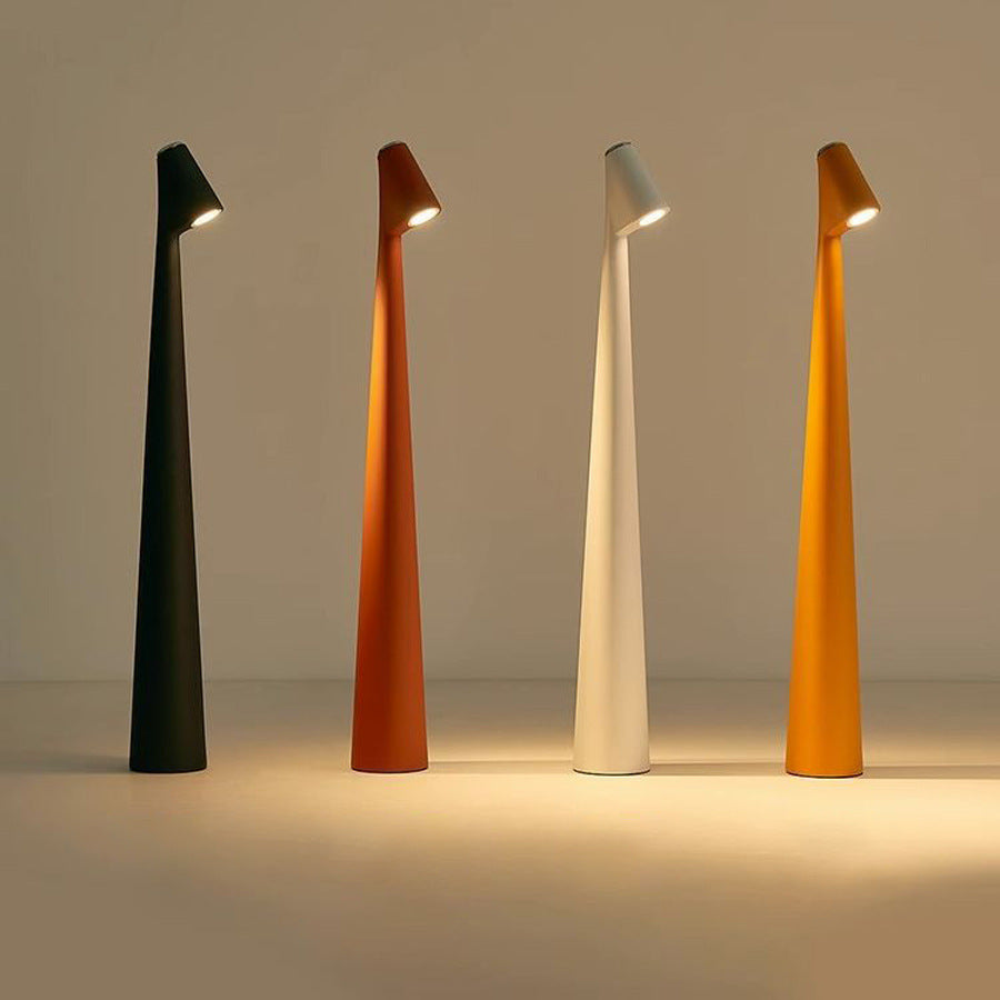 Slank, trådløs LED bordlampe for skrivebord, med justerbart lys og elegant design.