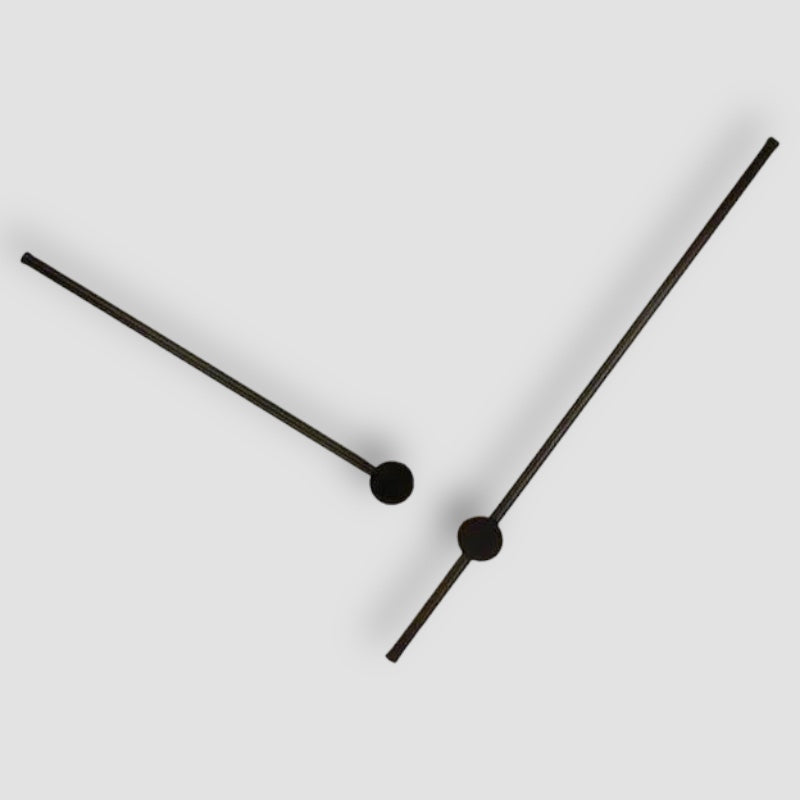 Dimbar vegglampe i minimalistisk stil. Perfekt for stemningsfull belysning i stue eller soverom.