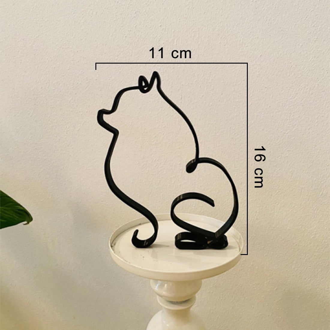 Metallhundedekorasjon, elegant og moderne skulptur for stilbevisste hjem